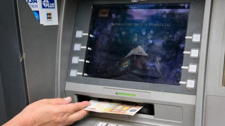 Β. Ελλάδα: Μειωμένες πωλήσεις για 7 στις 10 επιχειρήσεις λόγω capital controls