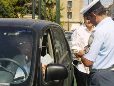 Έλεγχοι της Τροχαίας στο κέντρο της Αθήνας Έλεγχοι της Τροχαίας στο κέντρο της Αθήνας