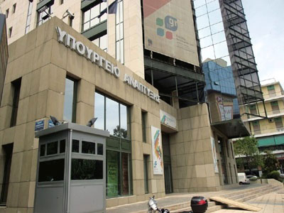 Διευκρινίσεις για την ανανέωση αδειών υπαίθριου εμπορίου