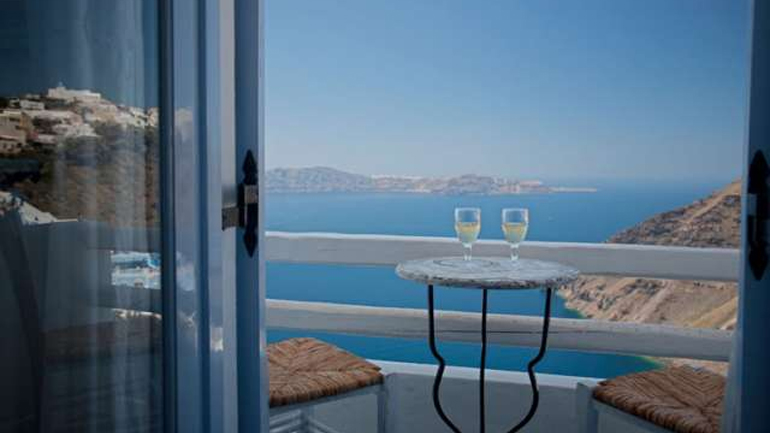 Ετήσιες απώλειες 350 εκατ. ευρώ για το Δημόσιο από τη λειτουργία των παράνομων καταλυμάτων