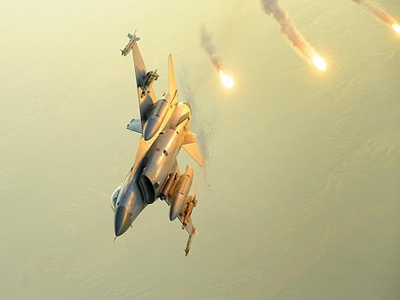 Νέο κύμα αεροπορικών επιδρομών στη Λιβύη