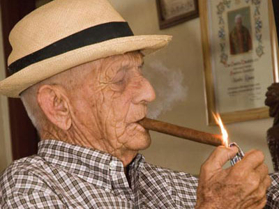 Πέθανε ο «Βασιλιάς των κουβανέζικων πούρων»