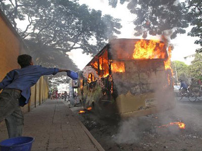 Αιματηρή επίθεση αυτοκτονίας στο Μπαγκλαντές