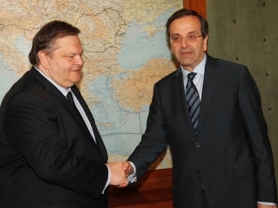 Γέφυρες προς τη Ν.Δ. επιχειρεί να ρίξει ο Βενιζέλος