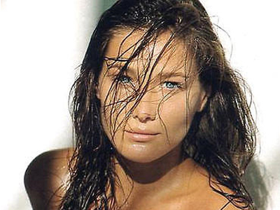 Πού είναι η Carla Bruni;