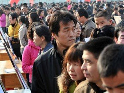 Άνεργοι στην αχανή χώρα…