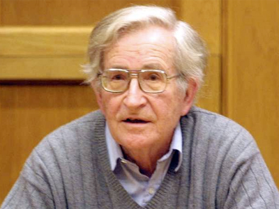 Έσφαξε με το… γάντι τους Ισραηλινούς ο Noam Chomsky