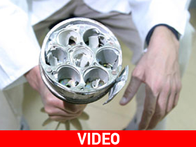 ΜΚΟ καταγγέλλει τον Καντάφι για χρήση όλμων διασποράς