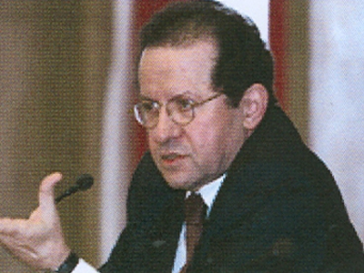 Αδυνατεί να περιορίσει τα σενάρια περί αναδιάρθρωσης η Ε.Κ.Τ.