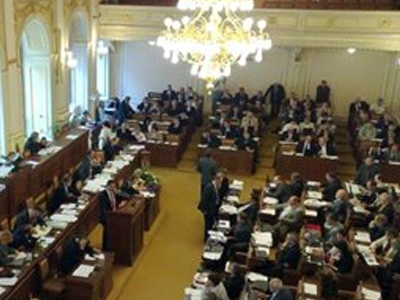 Ξεπέρασε τον σκόπελο των πρόωρων εκλογών η κυβέρνηση της Τσεχίας