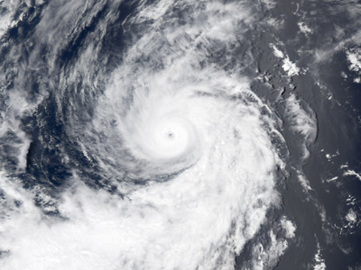 «Αναβαθμίστηκε» ο τυφώνας Darby