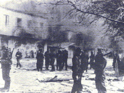 Συγκέντρωση Διστομιτών έξω από τη γερμανική πρεσβεία την Πέμπτη