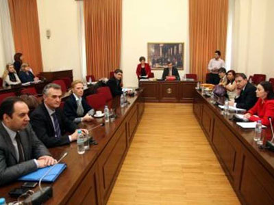 Άναψε «φωτιές» η απολογία Μπότσιου στην Εξεταστική για το Βατοπέδι