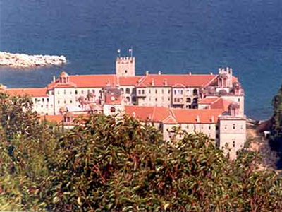 Σε δίκη πέντε μοναχοί για τα επεισόδια στη Μονή Εσφιγμένου