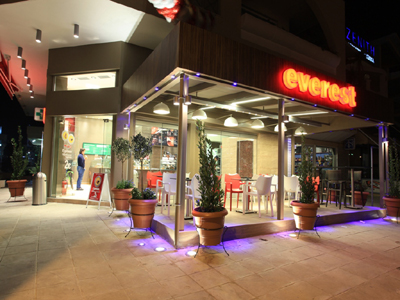 H Everest συνεχίζει τη μείωση τιμών σε είδη πρώτης ανάγκης για τους καταναλωτές