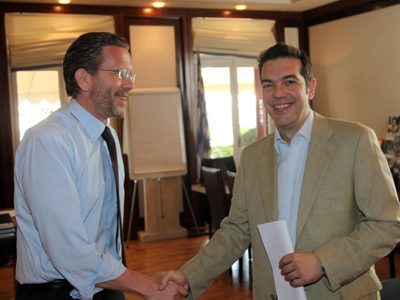 Επαφές Τσίπρα-Γερουλάνου για την παραλία του Αγίου Κοσμά