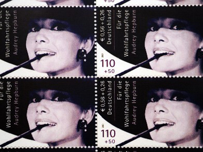 Η Αudrey Hepburn zωντανεύει μέσα από τα γραμματόσημα