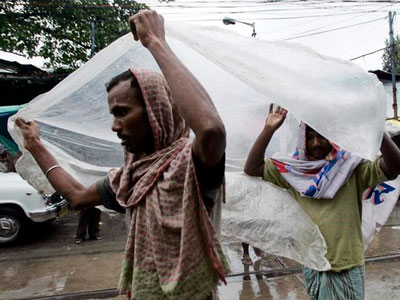 Φονική κακοκαιρία πλήττει την Ινδία