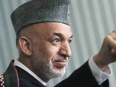 Αφγανιστάν: Κόβει τον “ομφάλιο λώρο” με τη Δύση ο Καρζάι