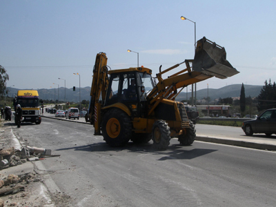 Τσιμεντάρισαν τα μπάζα στη Λεωφόρο Λαυρίου