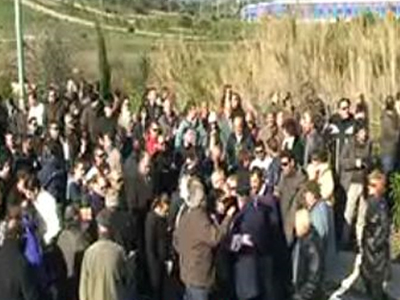 Κάτοικοι και Μ.Α.Τ. αντιμέτωποι στην Κερατέα