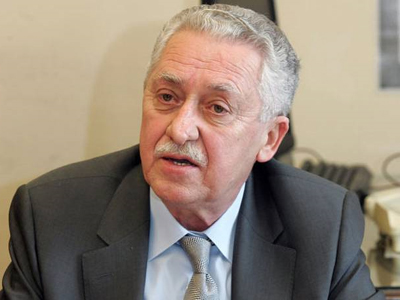 Επίθεση της Δημοκρατικής Αριστεράς στο Μητροπολίτη Καλαβρύτων