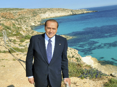 Ήλθε, είδε μα δεν… ενίκησε ο Berlusconi στην Lampedusa