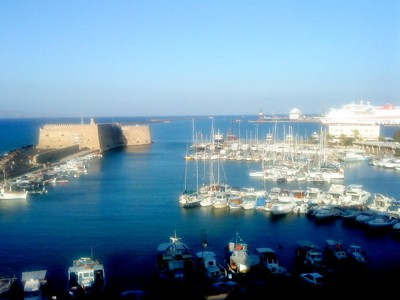 Τραυματισμός εργάτη στο λιμάνι του Ηρακλείου