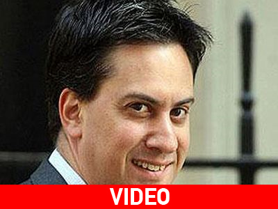 «Άδειασε» Blair και Brown ο νέος ηγέτης των Εργατικών