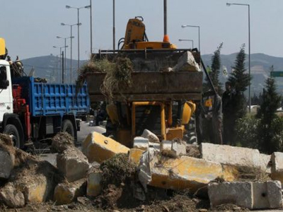 Γέμισε ορύγματα η Λεωφόρος Λαυρίου