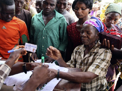 Εκτεταμένη βία εν μέσω εκλογών στη Νιγηρία