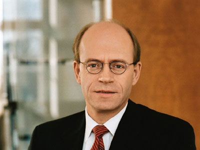 Επικροτεί το μηχανισμό στήριξης κορυφαίος Γερμανός ασφαλιστής