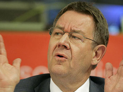 Rasmussen: Η Merkel είναι μια ελάσσων προσωπικότητα