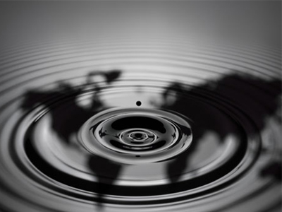 Μικρή κάμψη στην τιμή του πετρελαίου, ενισχύεται το δολάριο