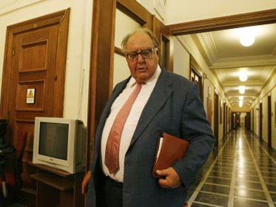 Αμετακίνητη η κυβέρνηση για τη ΔΕΗ