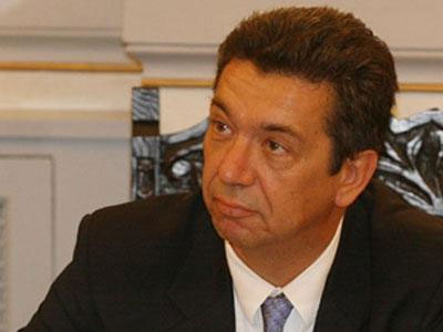 Ο ανασχηματισμός της νύχτας του… Παμπούκη