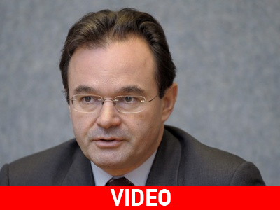 «Είναι παράλογο να μιλάμε για έξοδο από την ευρωζώνη»