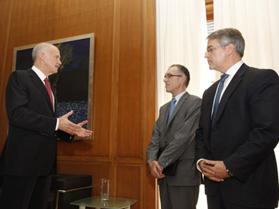 Ικανοποίηση Παπανδρέου για τους χειρισμούς της Εθνικής Τράπεζας