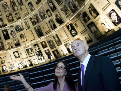 Επισκέφθηκε το Μουσείο του Ολοκαυτώματος