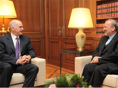 Συναντήθηκαν Παπανδρέου – Mottaki στο Μαξίμου