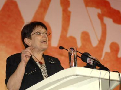 Συνθήκες «εργασιακού Νταχάου» προβλέπει η Αλ. Παπαρήγα