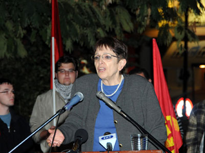 «Τσακίστε με το βόλι που γράφει ΚΚΕ»