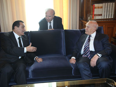 Σε θερμό κλίμα η συνάντηση Παπούλια – Mubarak στο Προεδρικό Μέγαρο