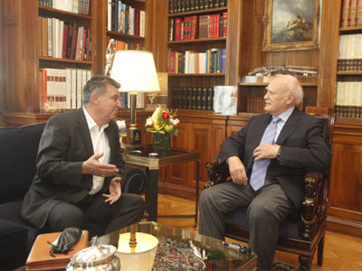 Συνάντηση Παπούλια με ομογενή βουλευτή της Ελβετίας