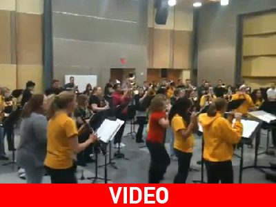 Μια οργισμένη μπάντα!