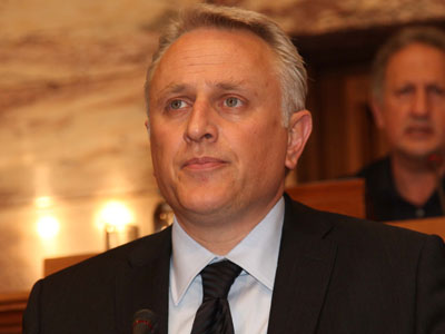 Επιμένει στην απελευθέρωση του επαγγέλματος στα ταξί ο Γ. Ραγκούσης