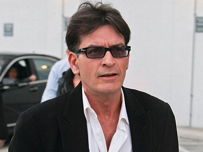 Προσπαθεί να αποδείξει ότι είναι «καθαρός»