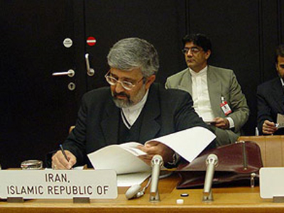 Η Τεχεράνη επιμένει, η IAEA πιέζει