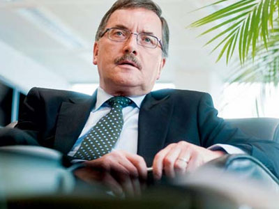 Και ο Stark διαφωνεί με την αναδιάρθρωση του ελληνικού χρέους