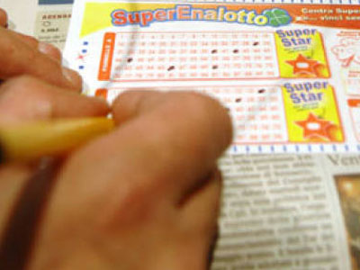 Στον «πυρετό» του Superenalotto οι Ιταλοί